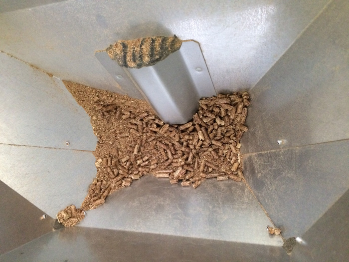 タンク内の清掃前イメージ画像